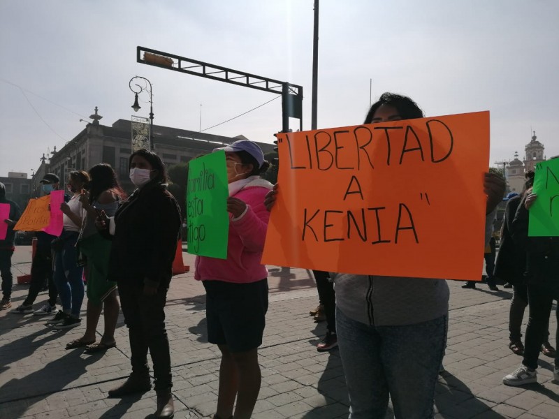 Se manifiestan para pedir liberación de Kenia Hernández
