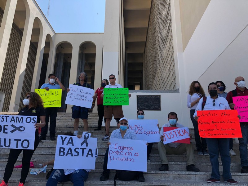 Se manifiestan periodistas sonorenses para exigir cese de violencia