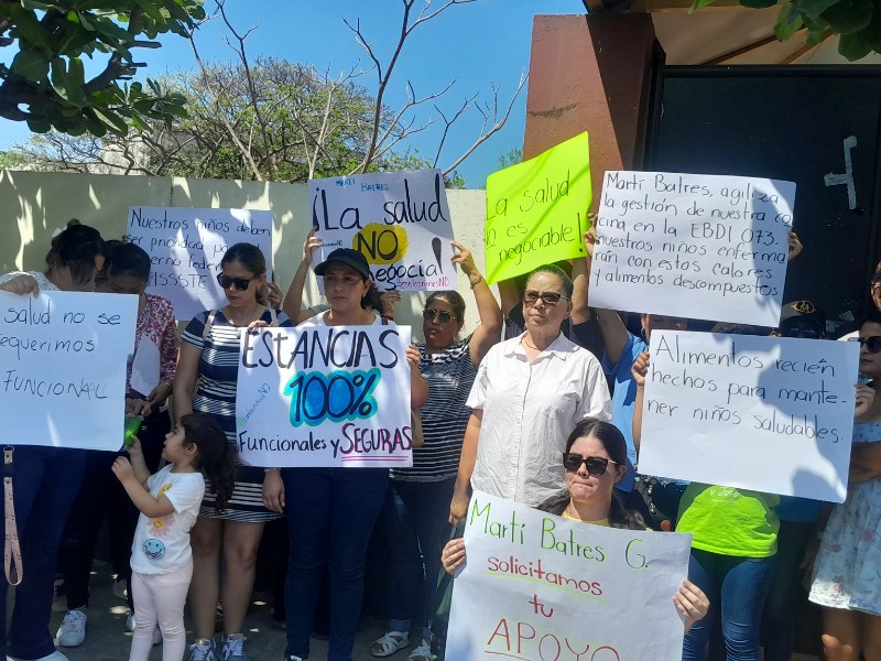 Se manifiestan por falta de comedor en Estancia del ISSSTE