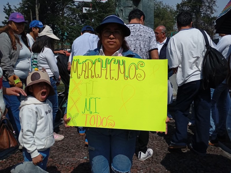 Se manifiestan por falta de medicamentos en Toluca