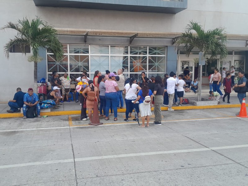 Se manifiestan por falta quimioterapias y medicamentos en Hospital Infantil de Veracruz