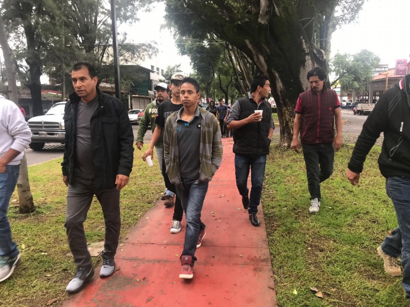 Se manifiestan cortadores de aguacate en Uruapan