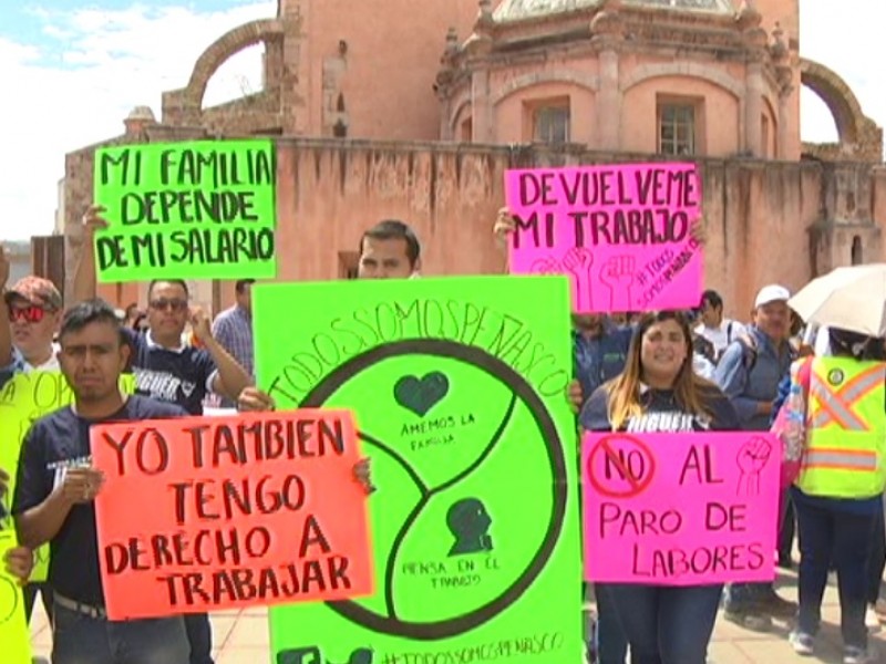 Se manifiestan trabajadores de Peñasquito, piden finalizar bloqueo