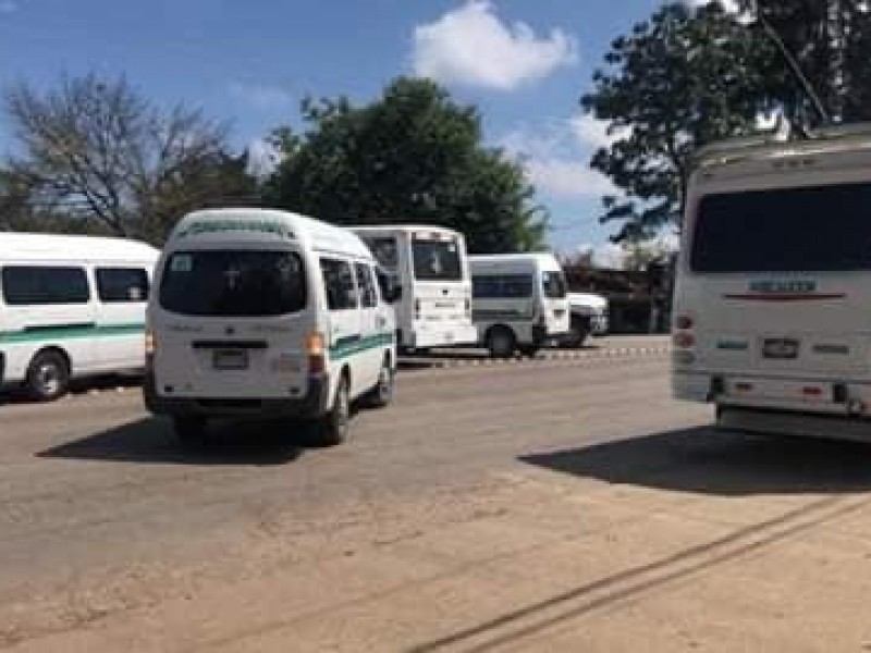 Se manifiestan transportistas en Zacatlán, piden mayor seguridad