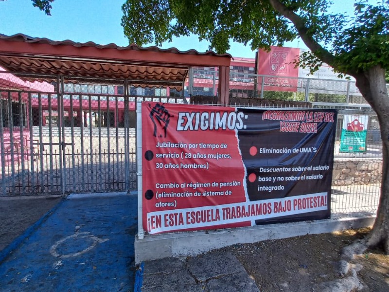 Se mantiene paro de labores en escuelas federalizadas en Sonora