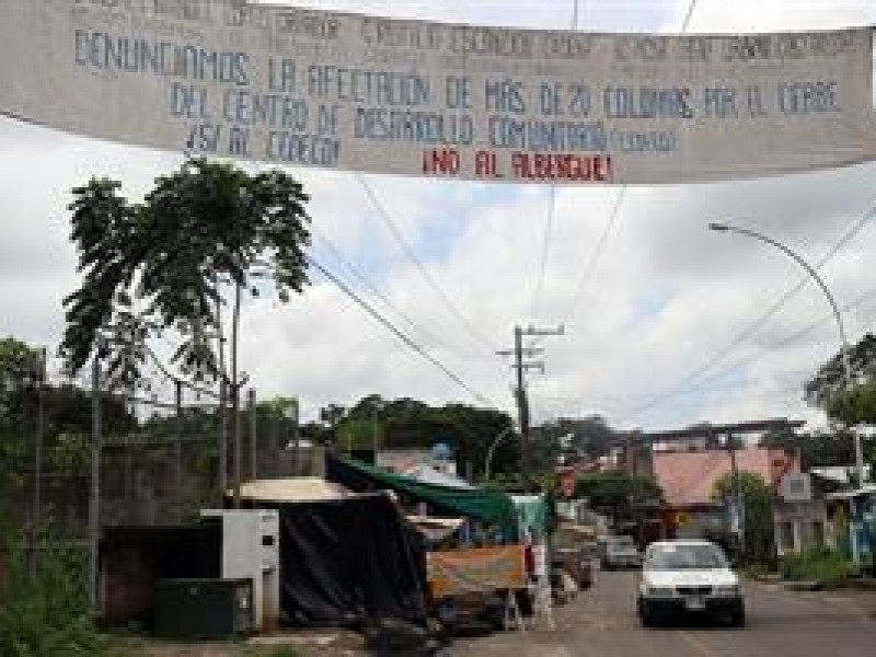 Se mantiene protesta contra albergue de migrantes en Tapachula