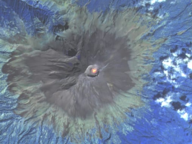 Se nota incandescencia en cráter del volcán Popocatépetl