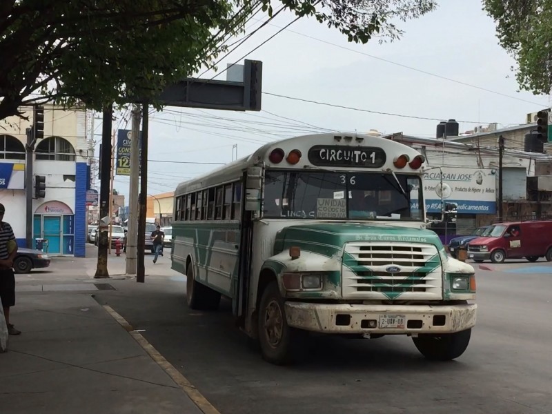 Se prepara transporte público para regreso a clases