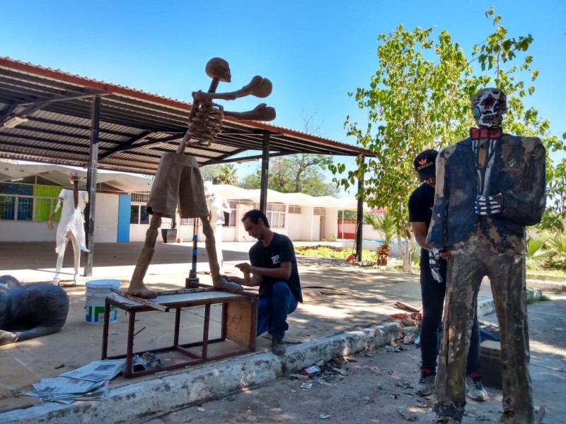 Se preparan artistas para Festival de la Calaca