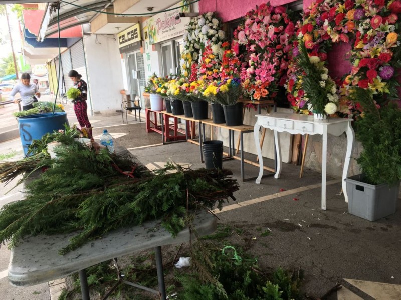 Se preparan florerías para el 10 de mayo