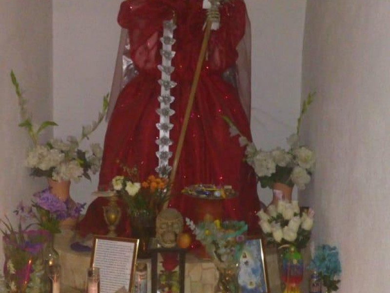 Se preparan para velación de Santa Muerte