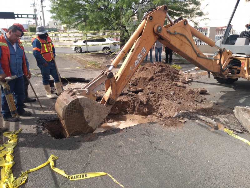 Se presenta un socavón al sur de Hermosillo