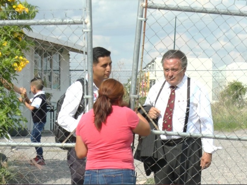 Se quedan sin clases por falta de maestros