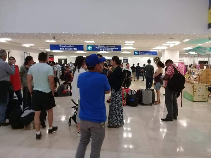 Se quedan varados en el aeropuerto de Tapachula