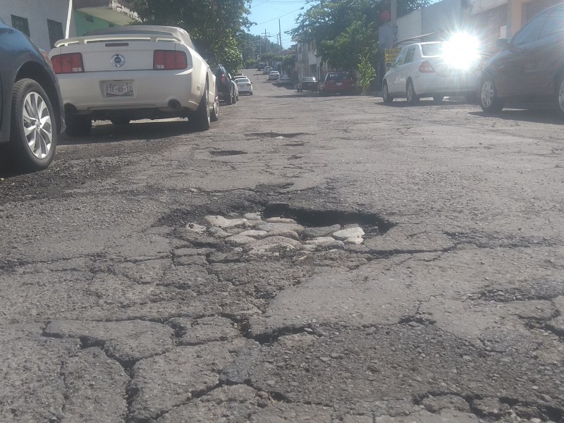 Se quejan de pésimas condiciones de calle Hidalgo