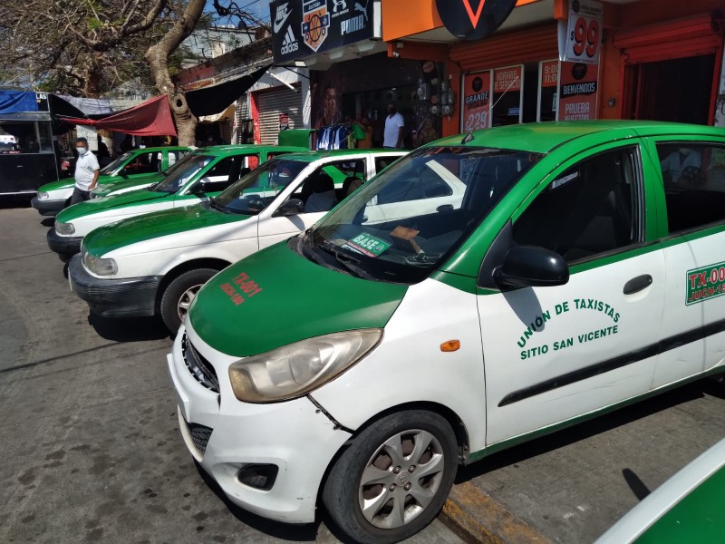 Se quejan taxistas por cambios en Semovi