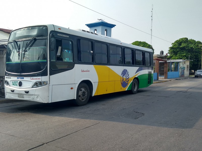 Se quejan transportistas por medidas contra pasajeros