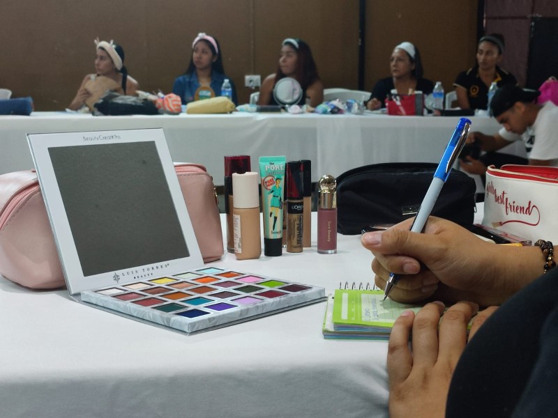 Se realiza con éxito curso de maquillaje gratuito