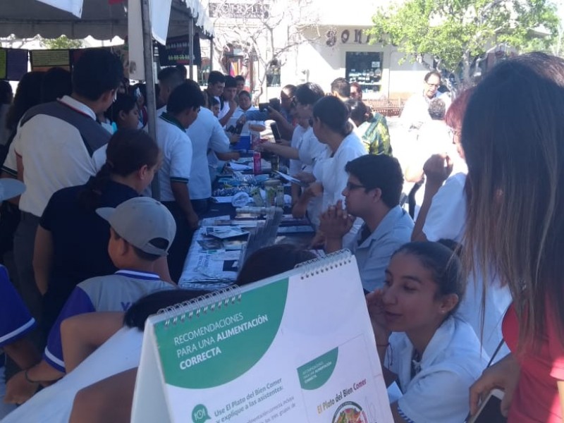 Se realiza feria de salud para jóvenes