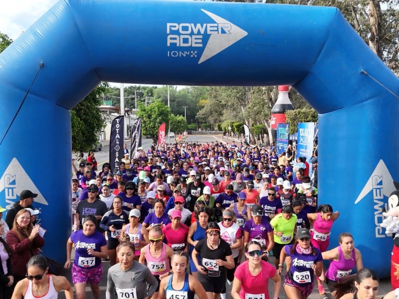 Se realiza la carrera femenil 