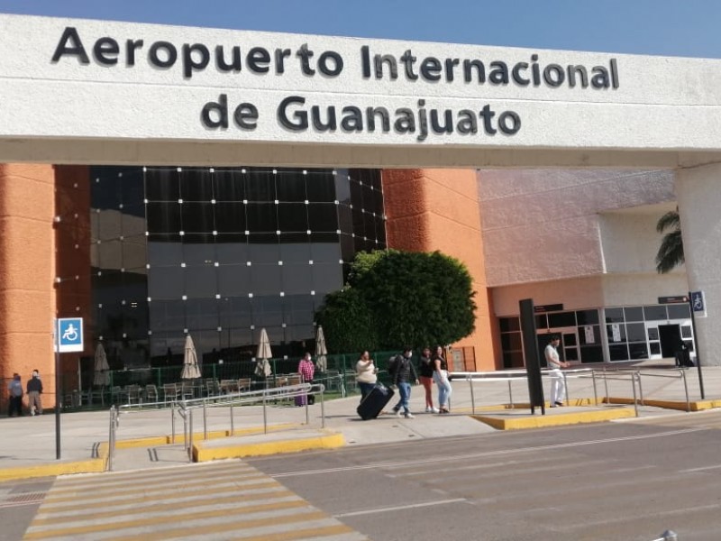 Se reducen alrededor del 50 por ciento vuelos en Aeropuerto