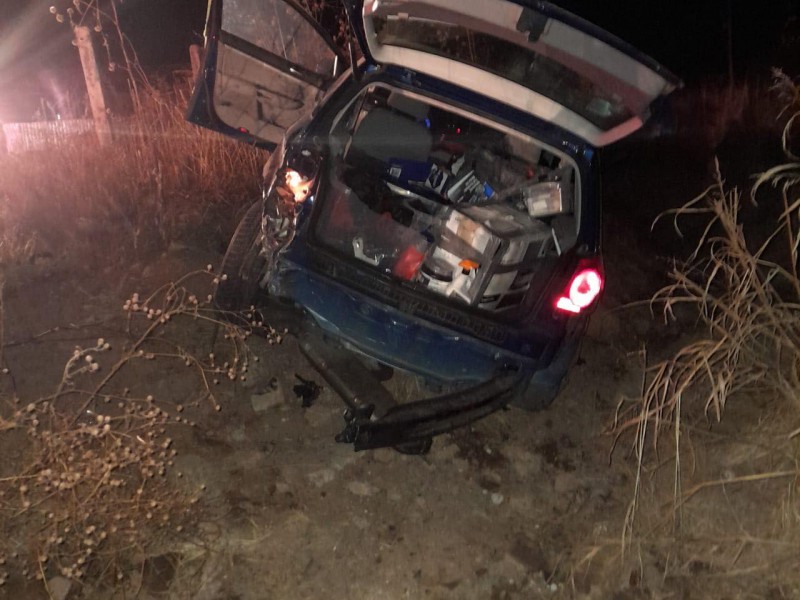 Se registra accidente en carretera durante la madrugada