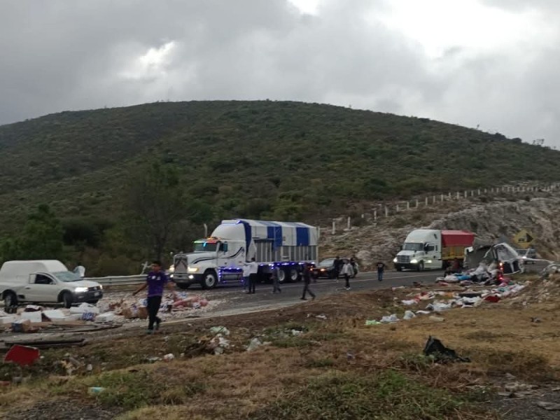 Se registra accidente sobre la supercarretera Cuacnopalan-Oaxaca