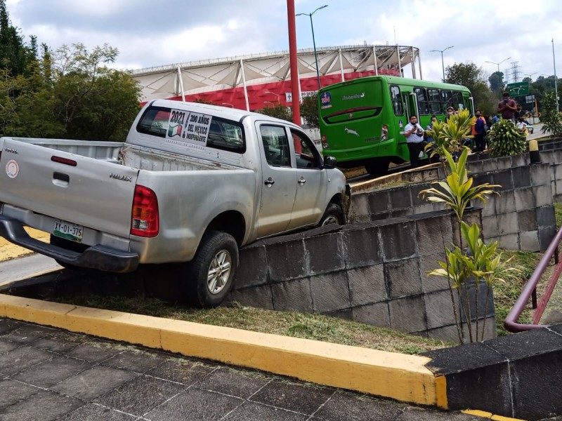 Se registra accidente vial frente al DIF estatal en Xalapa