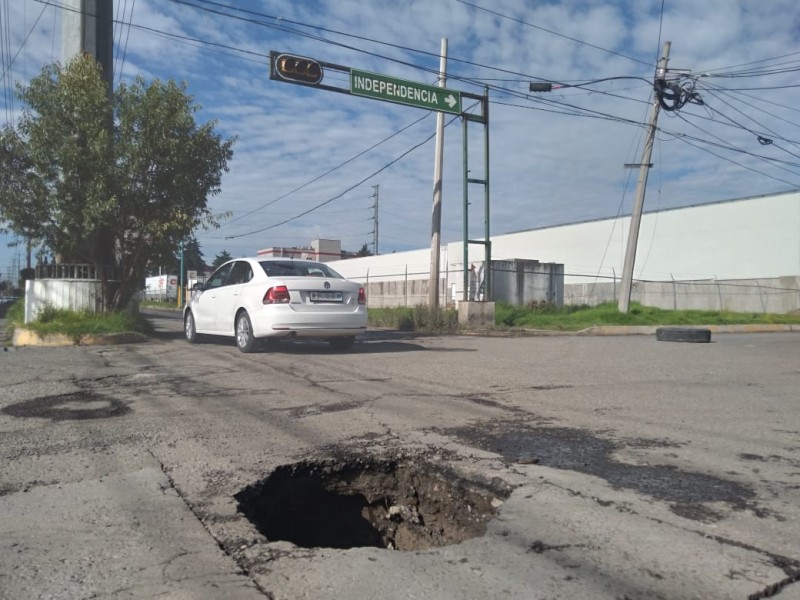 Se registra boquete en zona industrial de Toluca