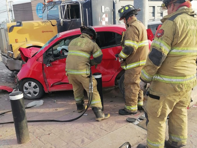 Se registra choque automovilístico en salida a carretera a Mazatlán
