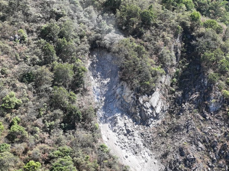 Se registra derrumbe en el cerro de San Juan