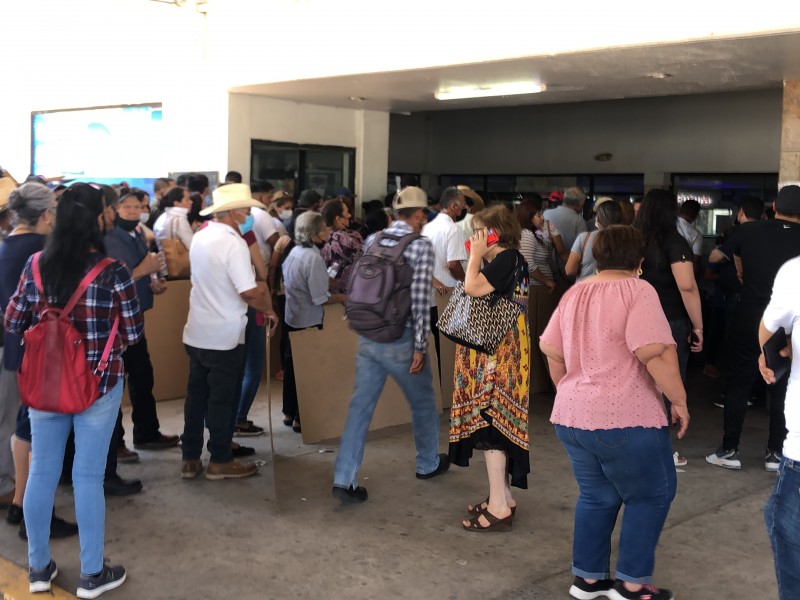 Se registra desorden en casilla de Central Camionera