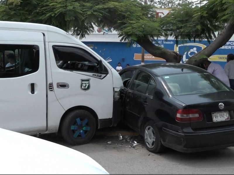 Se registra fuerte accidente en la Colonia México