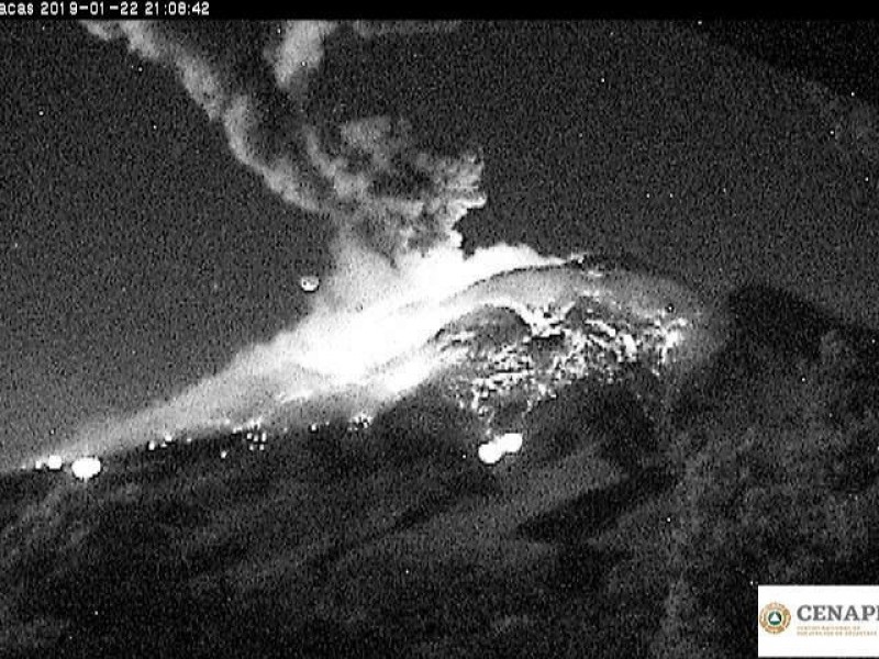 Se registra fuerte explosión del Popocatépetl