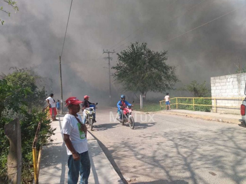 Se registra fuerte incendio