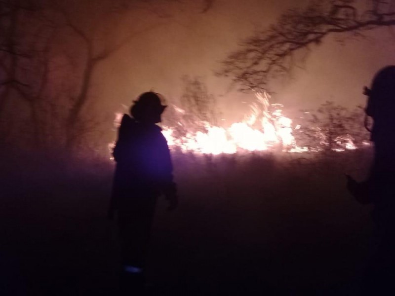 Se registra fuerte incendio en Atizapan