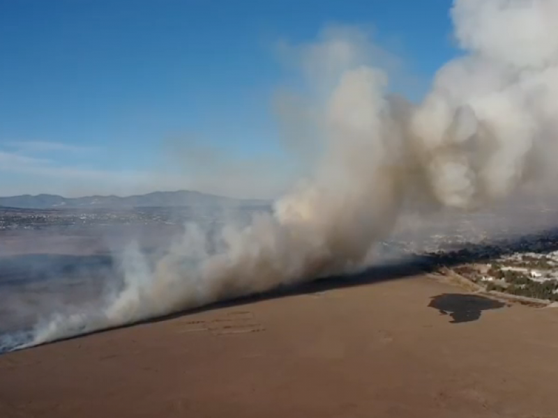 Se registra fuerte incendio en la Laguna de Zumpango