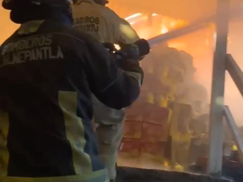 Se registra fuerte incendio en Tlalnepantla