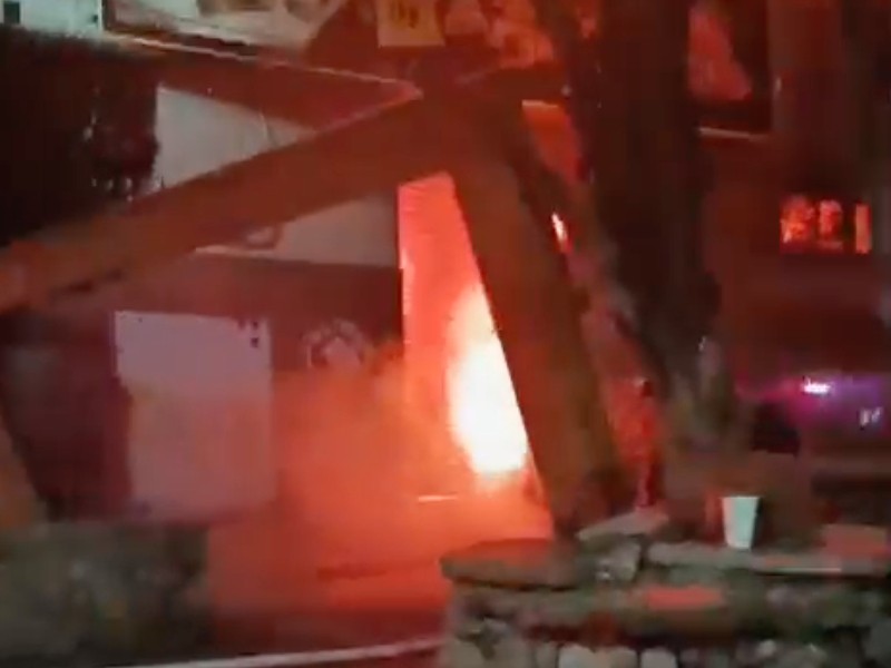 Se registra incendio en bodega de Tlalnepantla