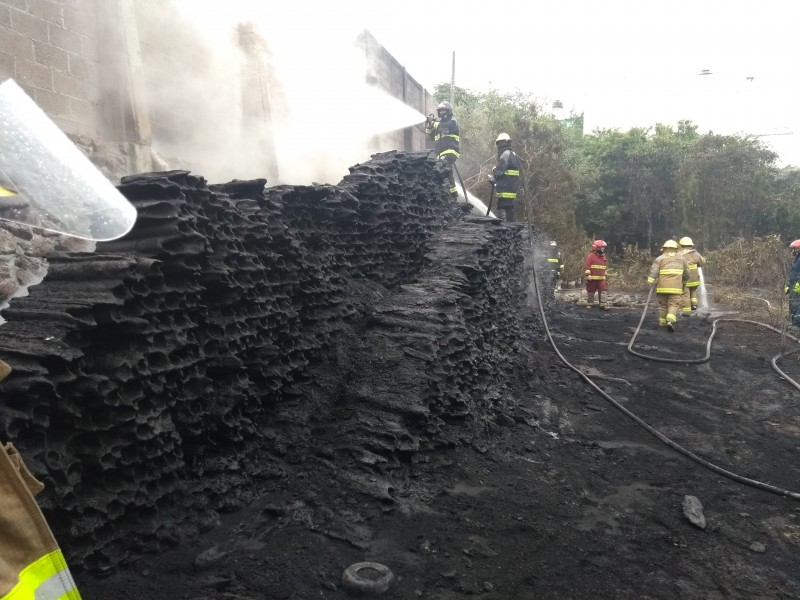 Se registra incendio en bodega de Veracruz