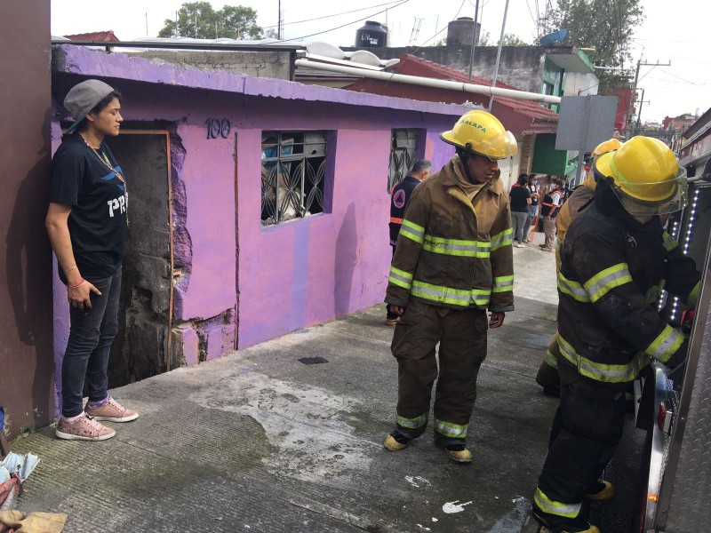 Se registra incendio en calle Sarabia de Xalapa