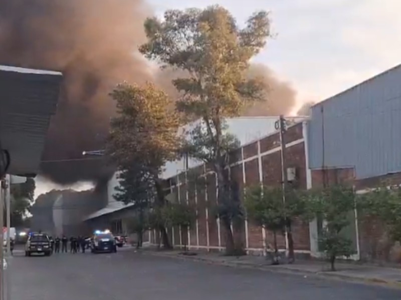 Se registra incendio en fábrica de la colonia Colón Industrial