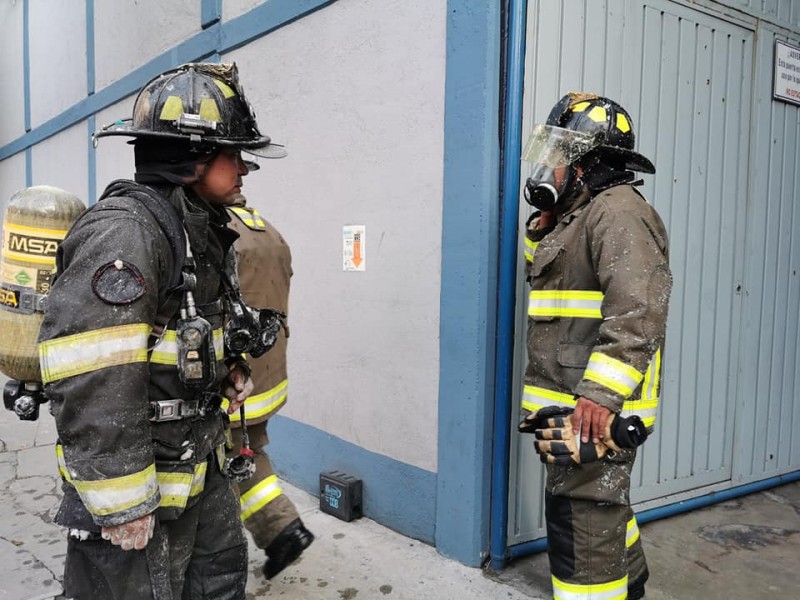 Se registra incendio en fábrica de Toluca