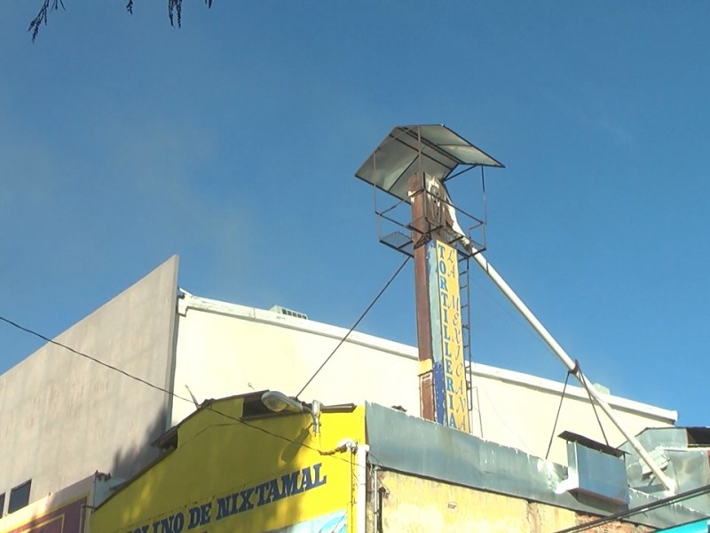 Se registra incendio en freidora en tortilleria...