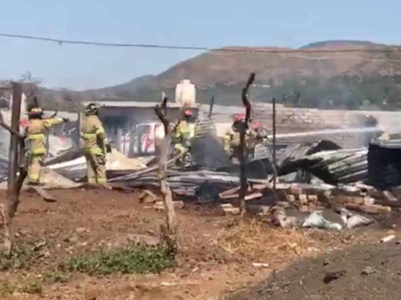 Se registra incendio en la colonia 3 de julio