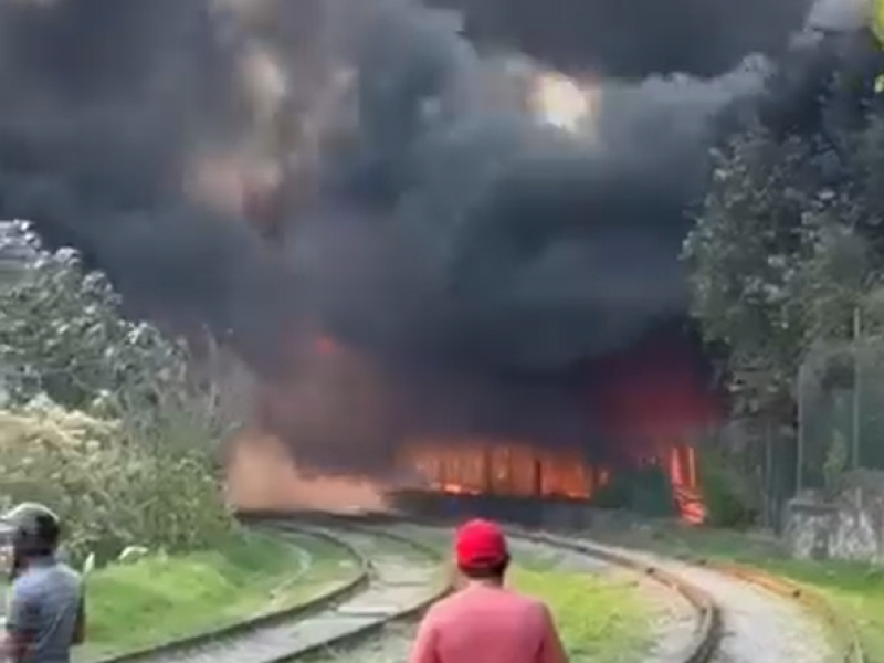 Se registra incendio en planta papelera de Ixtaczoquitlán