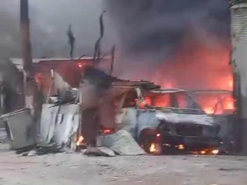 Se registra incendio en una pensión de vehículos en Culiacán