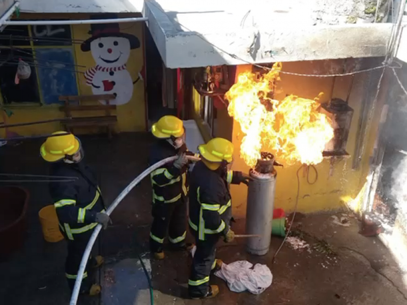 Se registra incendio en vivienda de Atizapán