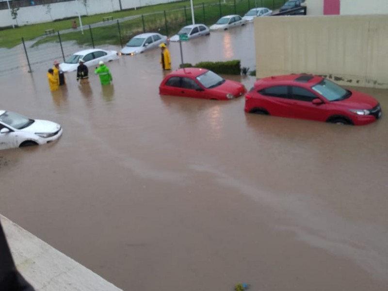 Se registra inundación en Los Tréboles, Zapopan