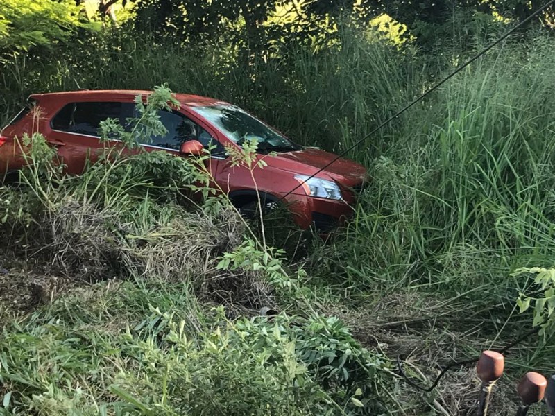 Se registra volcadura en carretera Paso del Toro-Alvarado